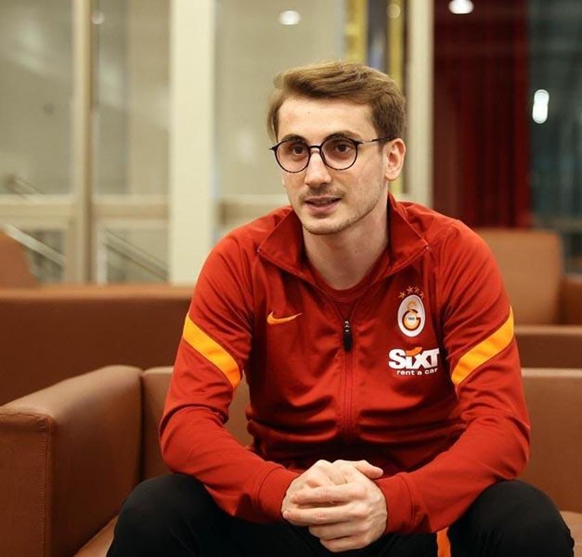 Kerem şampiyon teknik adama '4 yılımı çaldı' dedi G.Saray'da istifa depremi şok etti