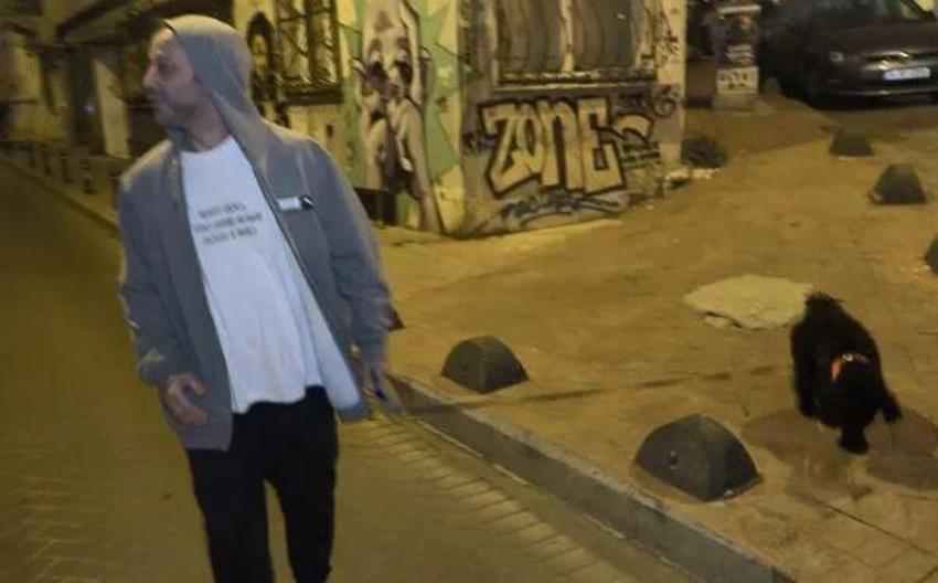 Rıza Kocaoğlu sevgilisi Selin Işık'ın köpeğini gezdirirken utandı: 'Beni böyle çekmeyin!'
