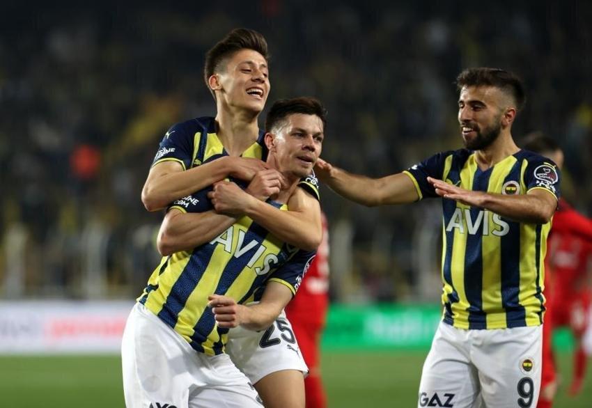 Günün bomba istihbaratı! Şansal Büyüka F.Bahçe'nin yeni teknik direktörünü açıkladı