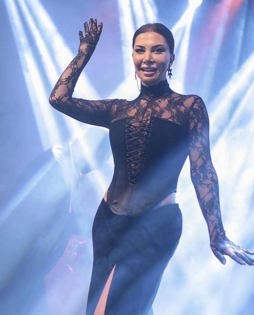 Ebru Yaşar'dan 'TikTok' açıklaması: Demek ki şarkılarım onlara hitap ediyor