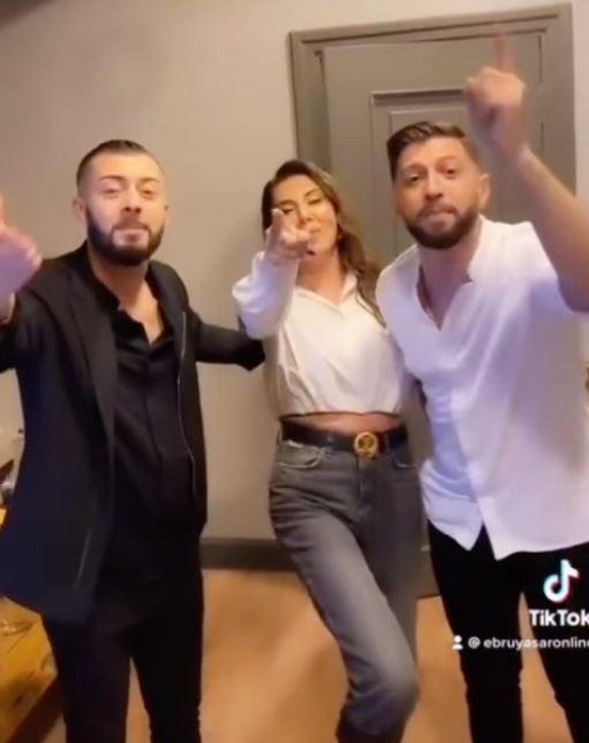 Ebru Yaşar'dan 'TikTok' açıklaması: Demek ki şarkılarım onlara hitap ediyor