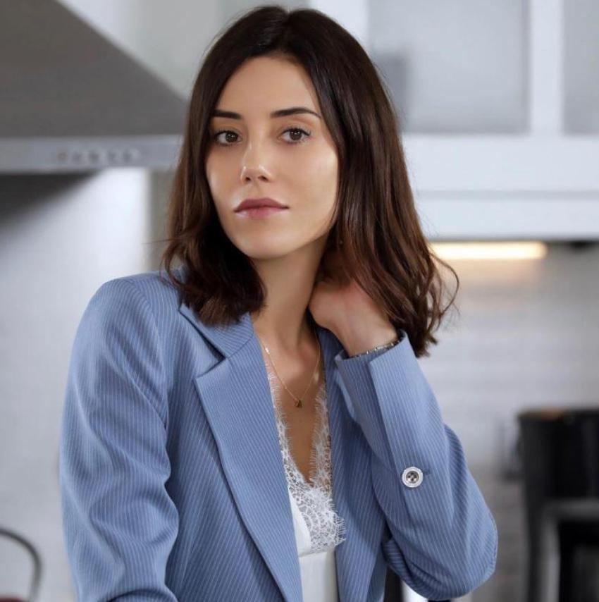 Cansu Dere'den dikkat çeken açıklamalar! 'Aşkın sonsuza dek süreceğini sanmak...'