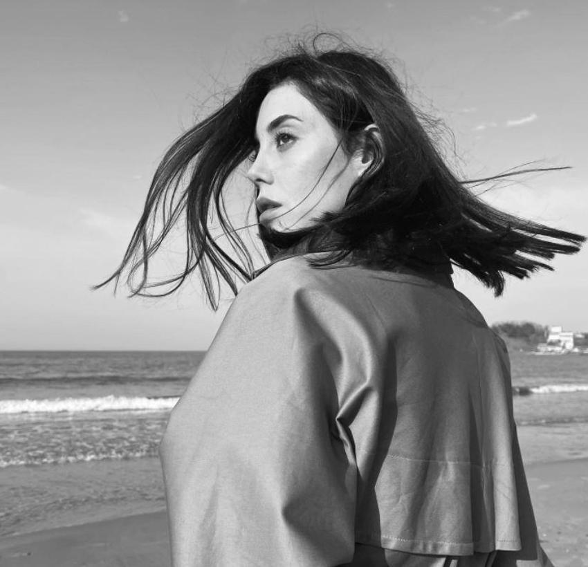 Cansu Dere'den dikkat çeken açıklamalar! 'Aşkın sonsuza dek süreceğini sanmak...'
