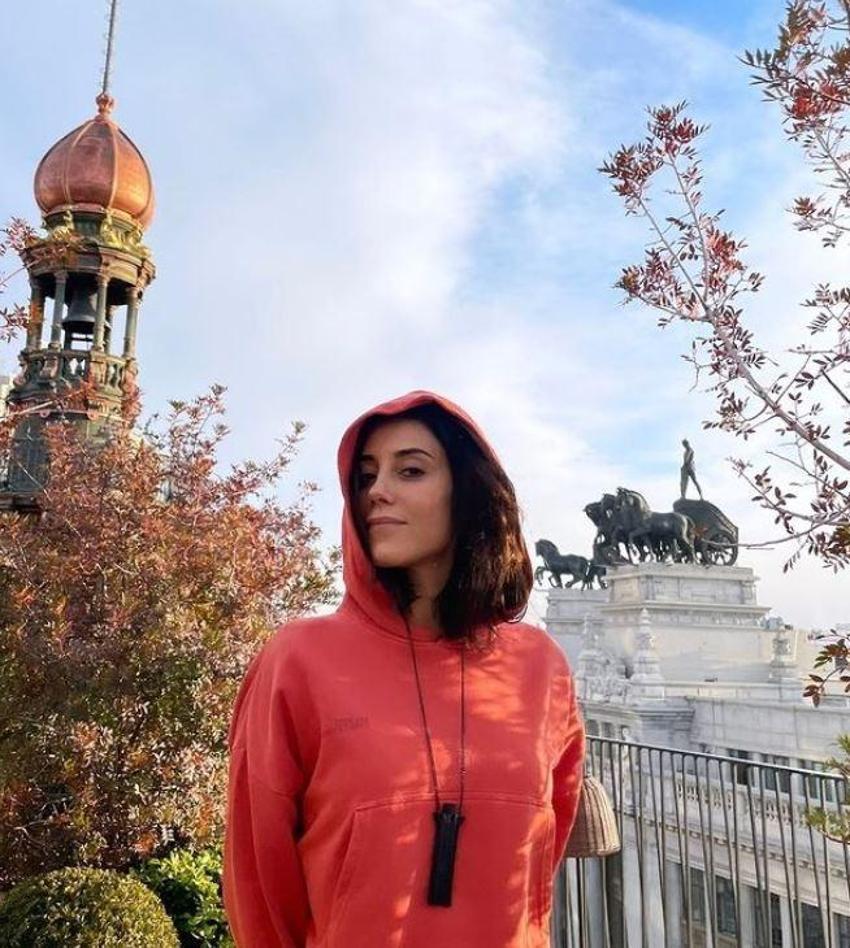 Cansu Dere'den dikkat çeken açıklamalar! 'Aşkın sonsuza dek süreceğini sanmak...'