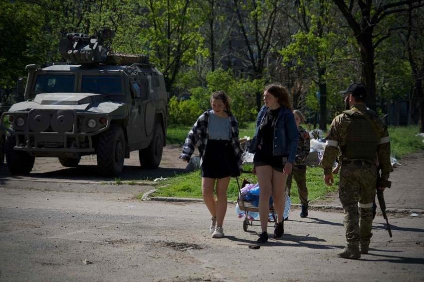 Ukrayna'nın Lviv kentine giden Angeline Jolie siren seslerini duyunca kaçtı!