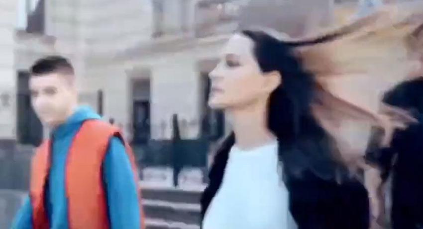 Ukrayna'nın Lviv kentine giden Angeline Jolie siren seslerini duyunca kaçtı!