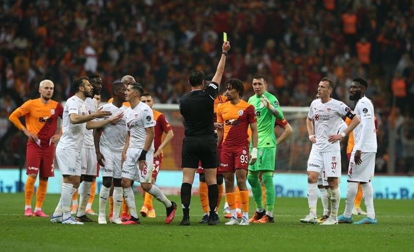 Torrent 'kulüpte bilgisayar bile yok' diyor Burak Elmas parayı Luis Campos'la Sensibile'ye basıyor