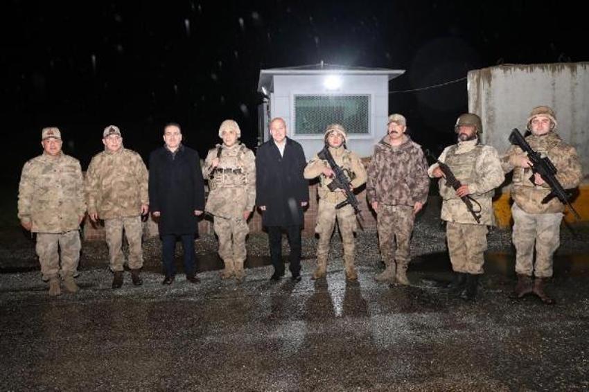 Bakan Soylu güvenlik güçleriyle bayramlaştı