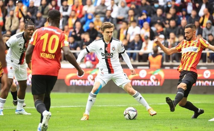 Konyaspor maçından sonra... Takımdan ayrılacak 4 futbolcuyu resmen açıkladı!