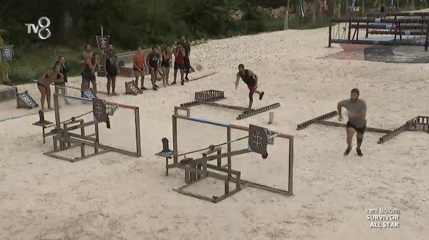 Survivor’da kim elendi, kim gitti? 3 Mayıs Survivor All Star elenen isim kim oldu? Ayşe mi, Barış mı, Sude mi, Evrim mi? Acun Ilıcalı açıkladı