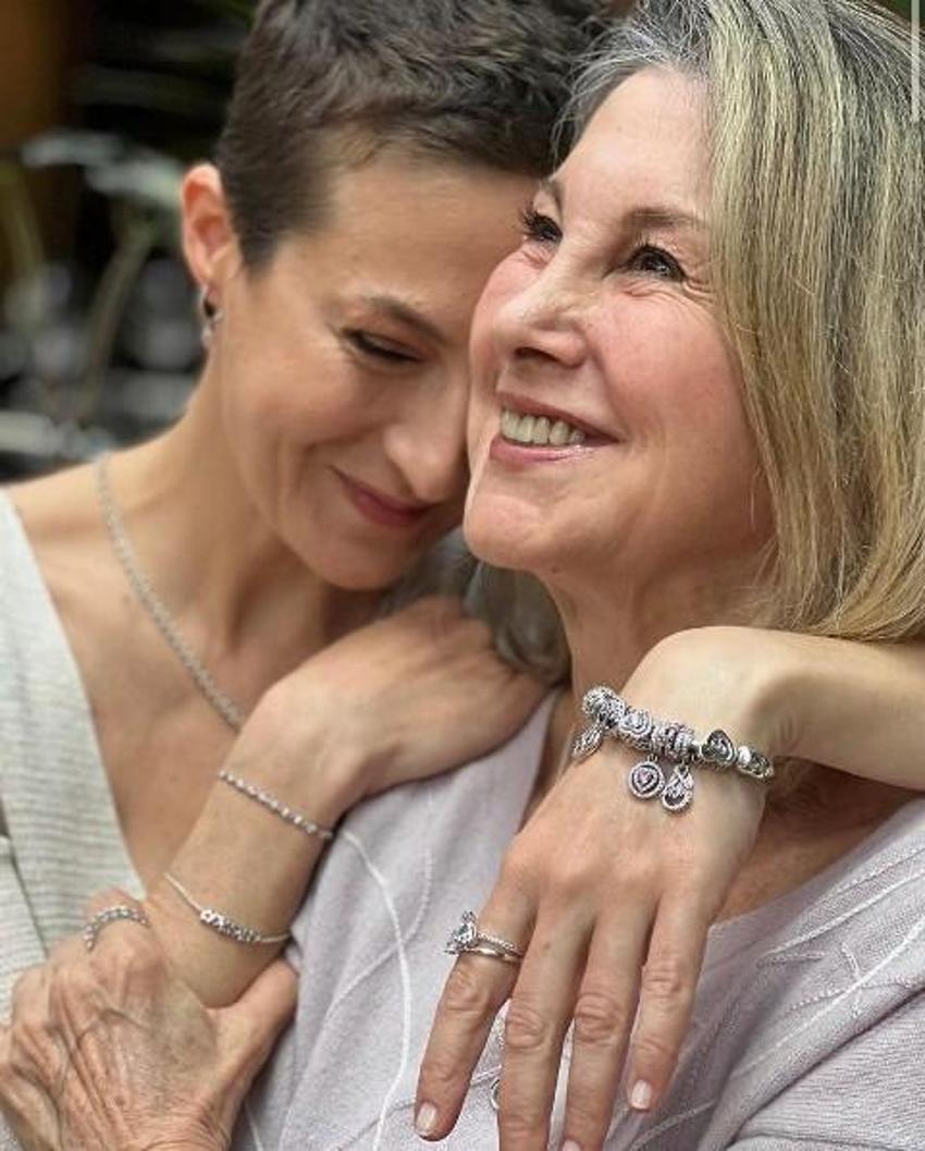 Canan Ergüder'in annesini görenler inanamadı! 'Bu nasıl güzel anne'