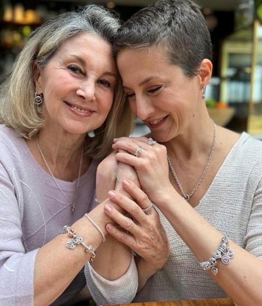 Canan Ergüder'in annesini görenler inanamadı! 'Bu nasıl güzel anne'