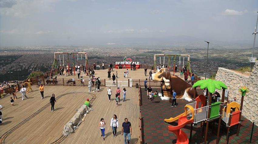 Pamukkale yerli ve yabancı turistlerin tercih noktası oldu