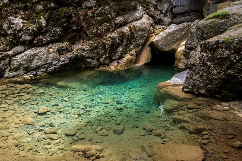 Spil Dağı’nın saklı kanyonu fotoğrafçıların ilgi odağı oldu
