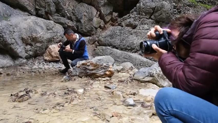 Spil Dağı’nın saklı kanyonu fotoğrafçıların ilgi odağı oldu