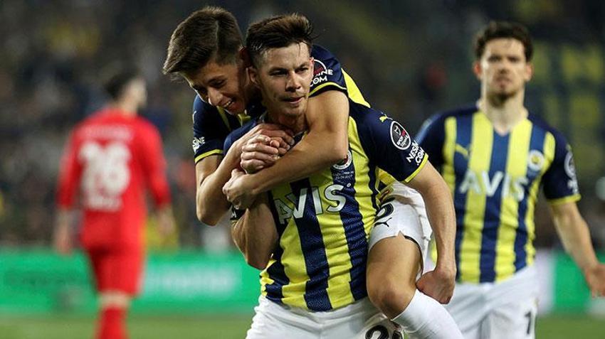 SON DAKİKA ANLAŞMA TAMAM! İşte F.Bahçe'nin 51 yaşındaki yeni hocası
