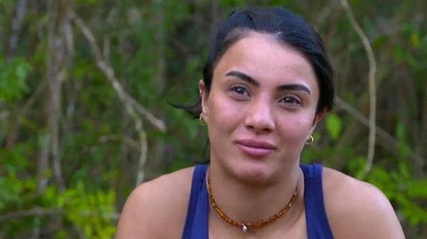 Survivor Sabriye cesur pozlarıyla dikkat çekti!