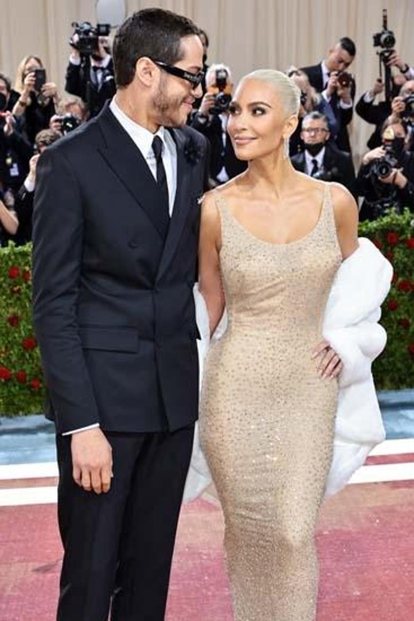 Kim Kardashian Met Gala'ya Marilyn Monroe'nun ikonik elbisesiyle katıldı,olay oldu!