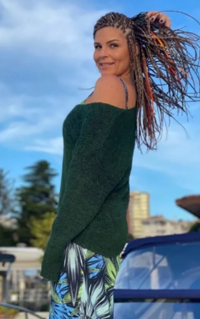 Pelin Öztekin sezonu açtı! Straplez bikinisiyle poz verdi...