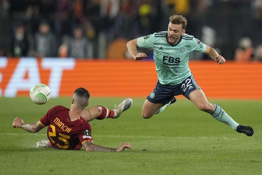 UEFA Avrupa Konferans Ligi'nde Roma finale çıktı Jose Mourinho tarihte bir ilki başardı! 