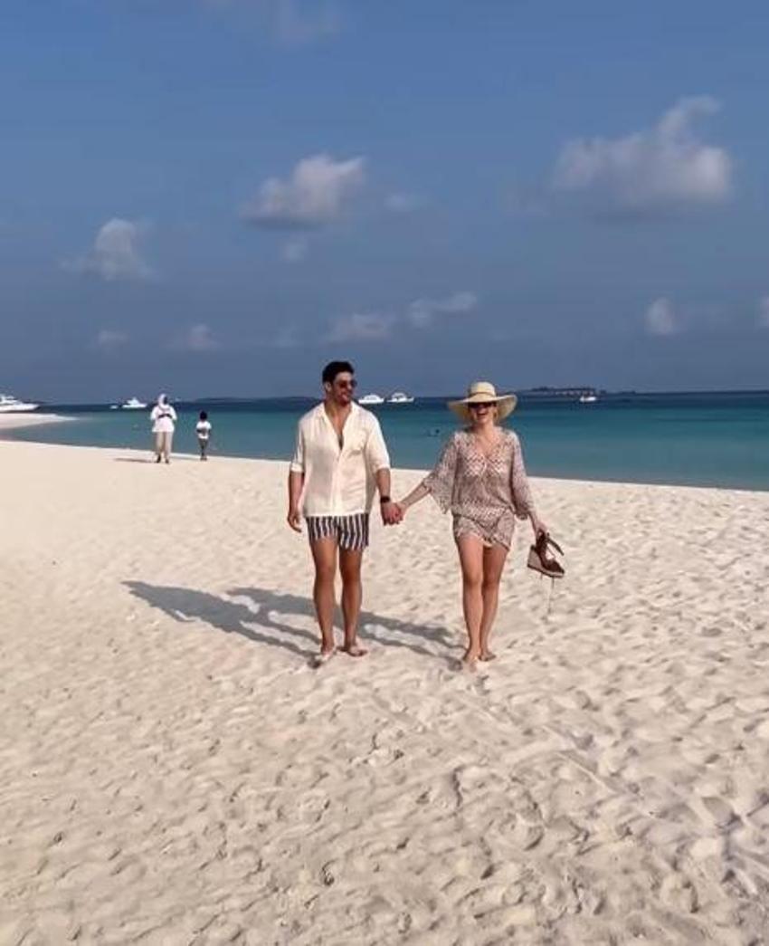 Hadise, eşi Mehmet Dinçerler ile Maldivler'de! 'Kalbimi çalar bu deniz'