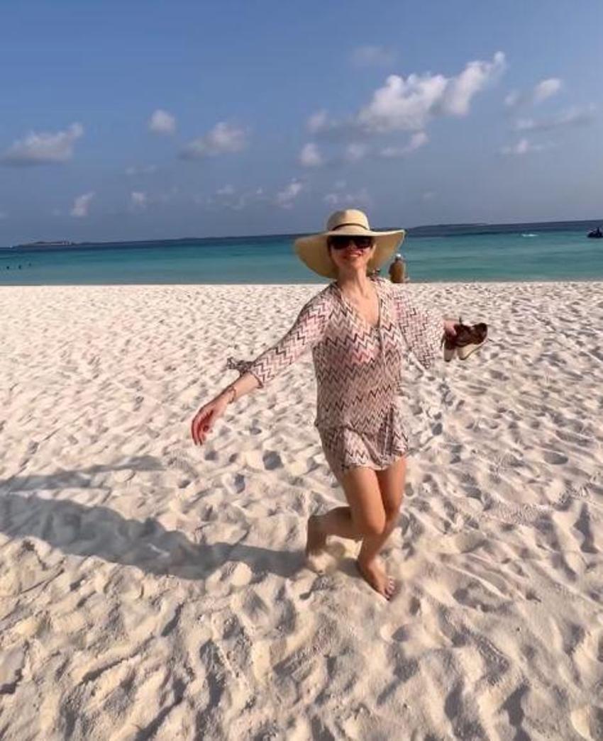 Hadise, eşi Mehmet Dinçerler ile Maldivler'de! 'Kalbimi çalar bu deniz'