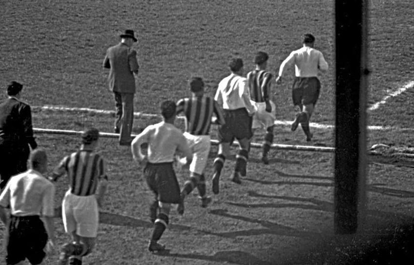 Beşiktaş - Fenerbahçe derbilerinde futbol tarihine damgasını vuran sonuçlar ve olaylar!