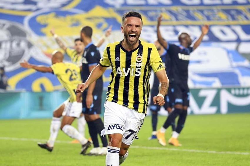 Beşiktaş - Fenerbahçe derbilerinde futbol tarihine damgasını vuran sonuçlar ve olaylar!