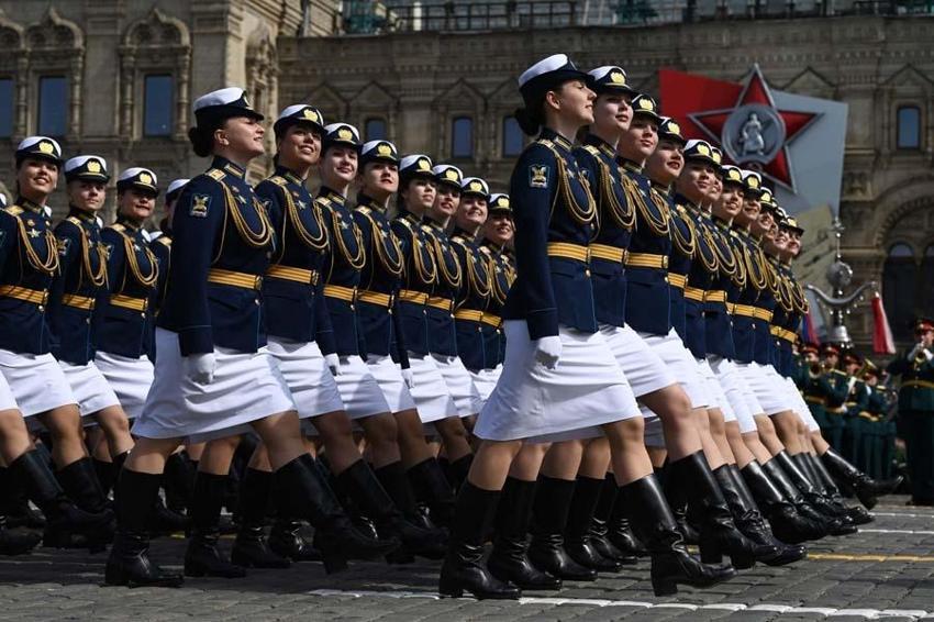 Kıyamet uçağı göründü! Dünya nefesini tutup izliyor...