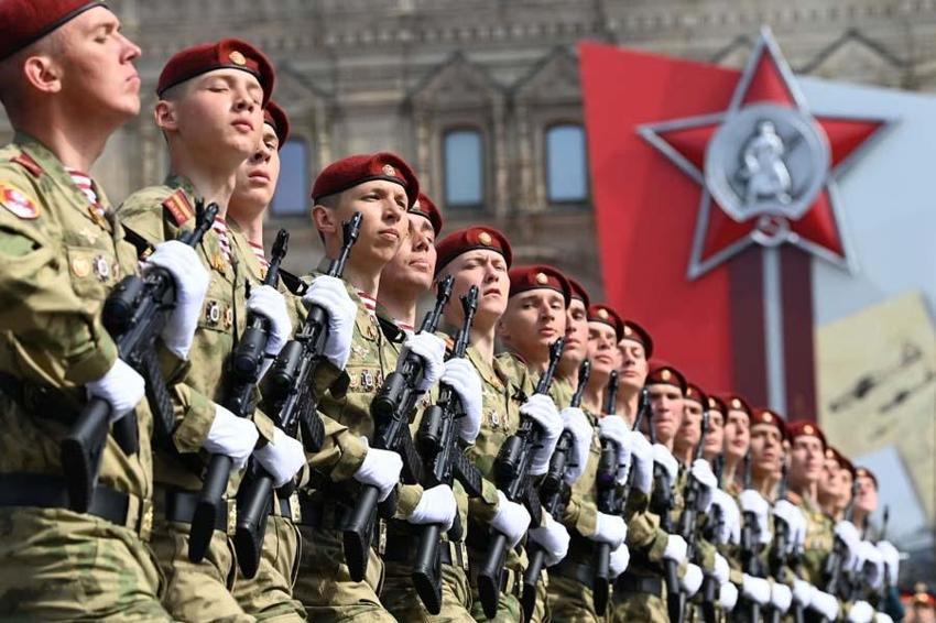 Kıyamet uçağı göründü! Dünya nefesini tutup izliyor...