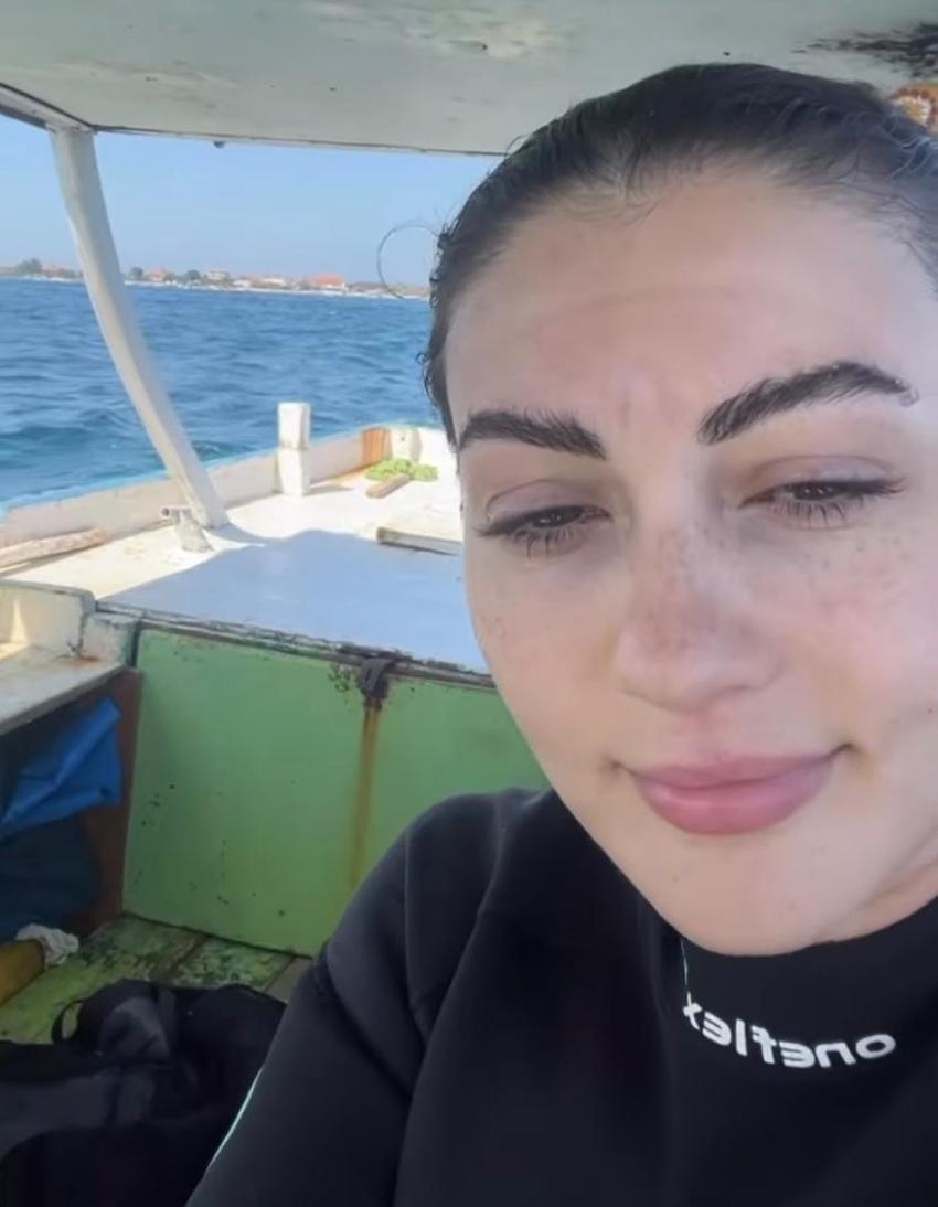 Burcu Özberk'ten makyajsız paylaşım!