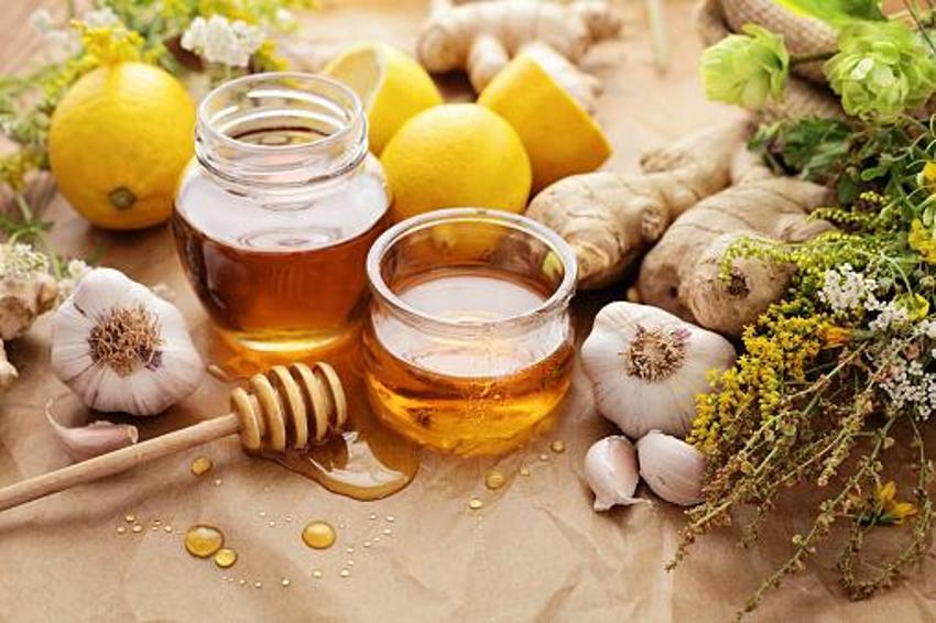 Öksürüğü bıçak gibi kesiyor! Kronik hastalıklar ve enflamasyon ile savaşıyor, kolesterolü kontrol altına alıyor, günde bir kaşığı yetiyor