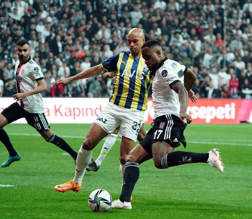 Beşiktaş - Fenerbahçe derbisine damga vurdu! Yıldız oyuncudan şoke eden tepki, Valerien Ismael'in yüzüne bile bakmadı! İsmail Kartal ve İrfan Can...