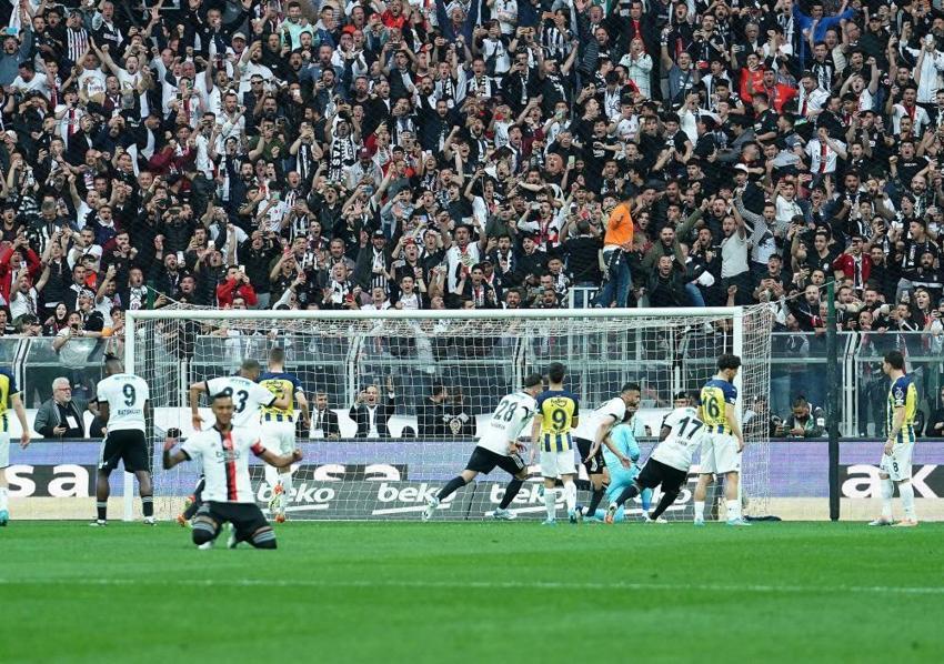 Beşiktaş - Fenerbahçe derbisine damga vurdu! Yıldız oyuncudan şoke eden tepki, Valerien Ismael'in yüzüne bile bakmadı! İsmail Kartal ve İrfan Can...