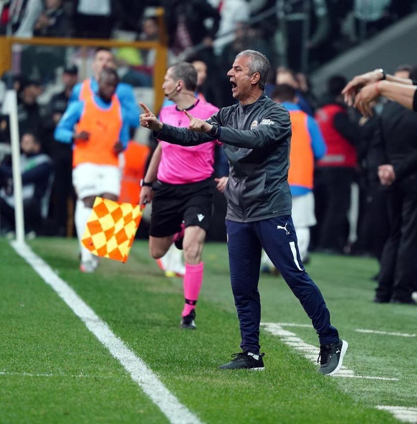 Fenerbahçe'de İsmail Kartal'dan olay sözler: Hakem, Beşiktaş'a müsaade etti