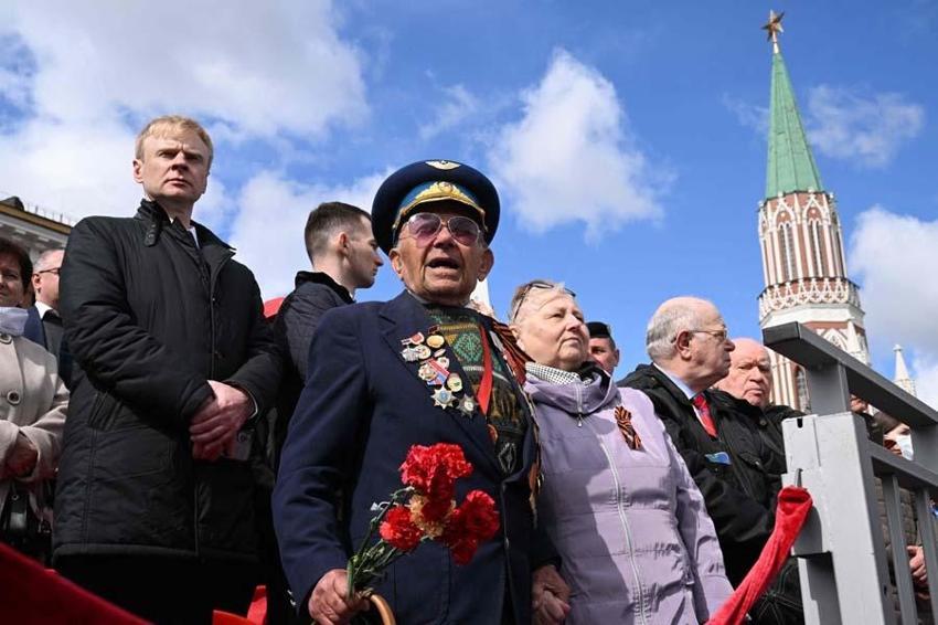 Rusya'da 9 Mayıs Zafer Günü kutlanıyor! Putin'den dünyaya kritik mesaj...