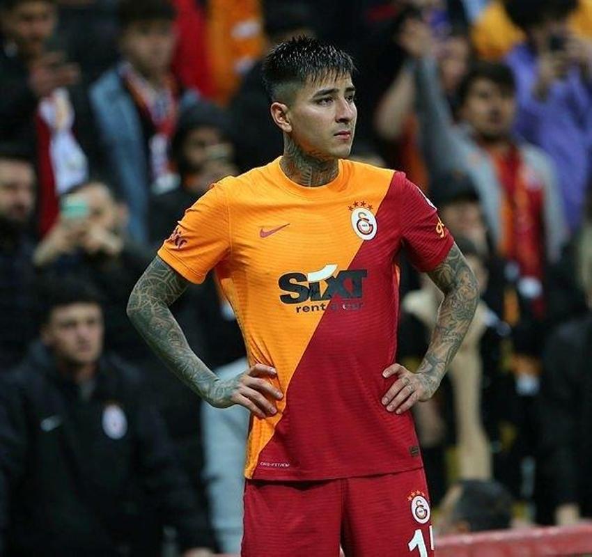 Burak Elmas'tan tarihi operasyon! 8 futbolcu eşyalarını topladı 5'i Fatih Terim'in 'evladı'