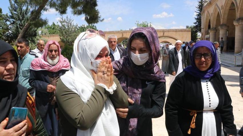 Türkücü Güler Işık'ın zor günü! Annesi toprağa verildi...