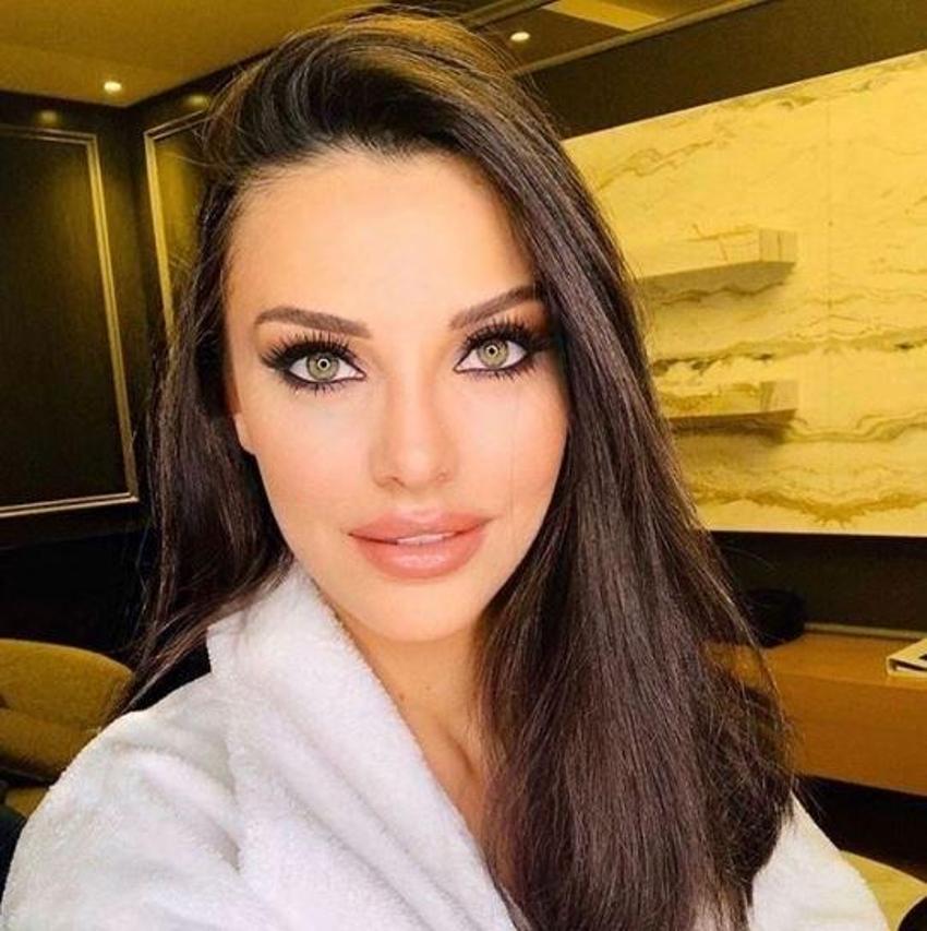 Tuvana Türkay'dan bikinili paylaşım!