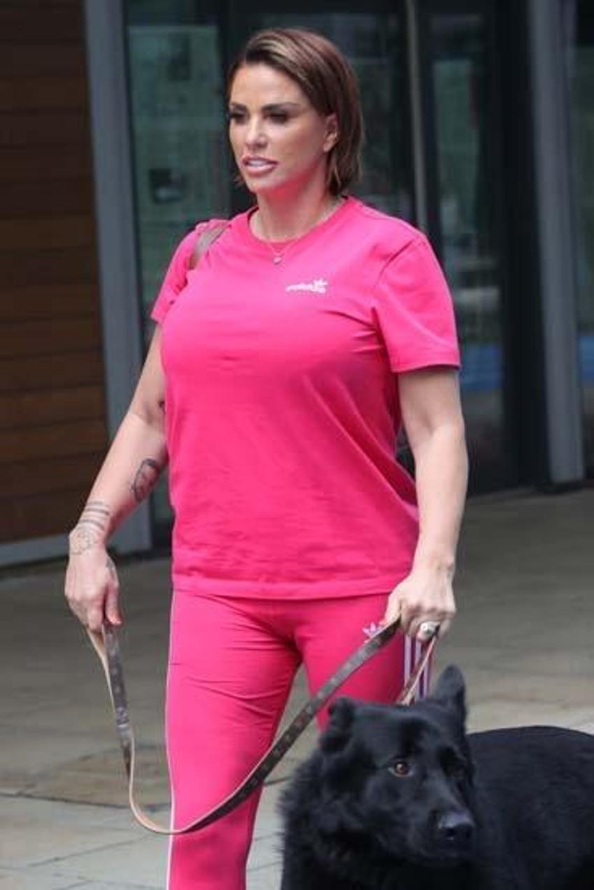 Katie Price'ın ailesinden bebek müdalesi!