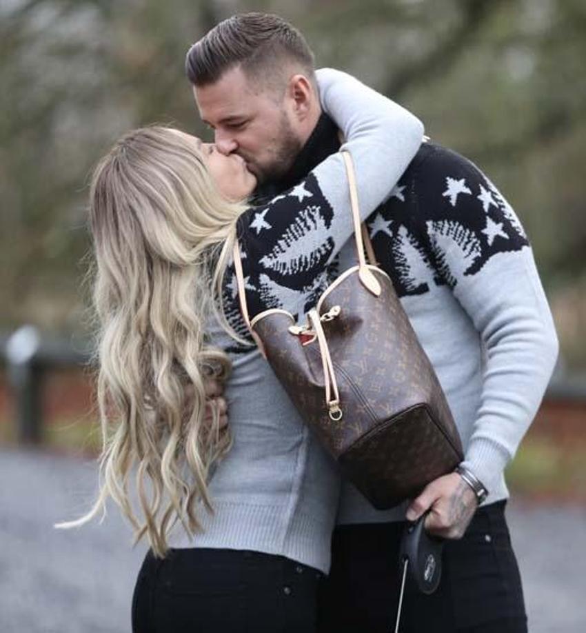 Katie Price'ın ailesinden bebek müdalesi!