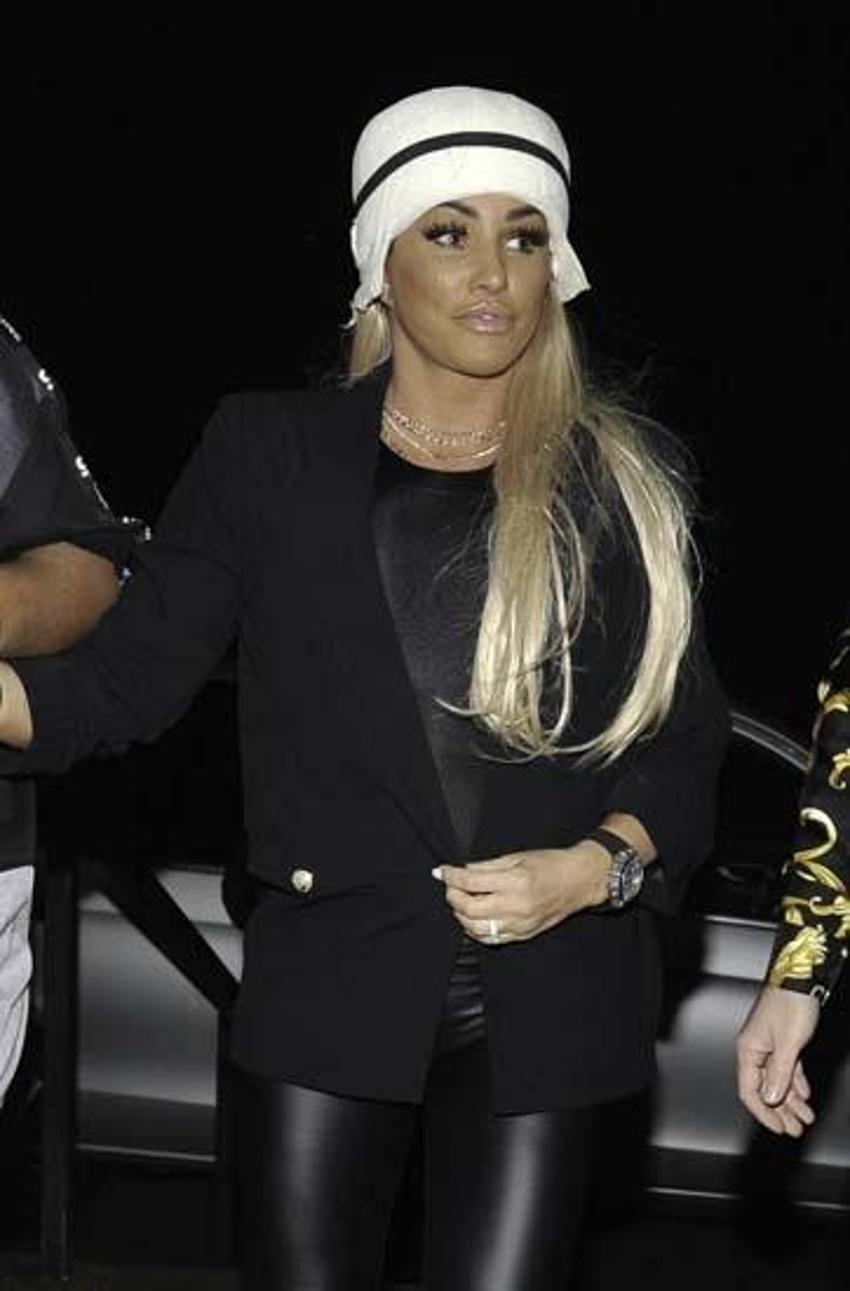 Katie Price'ın ailesinden bebek müdalesi!