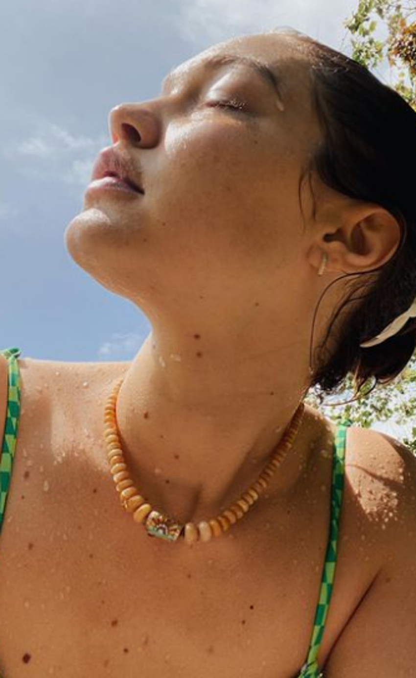 Gigi Hadid objektif karşısına geçti! Bikinili pozlarını paylaştı...