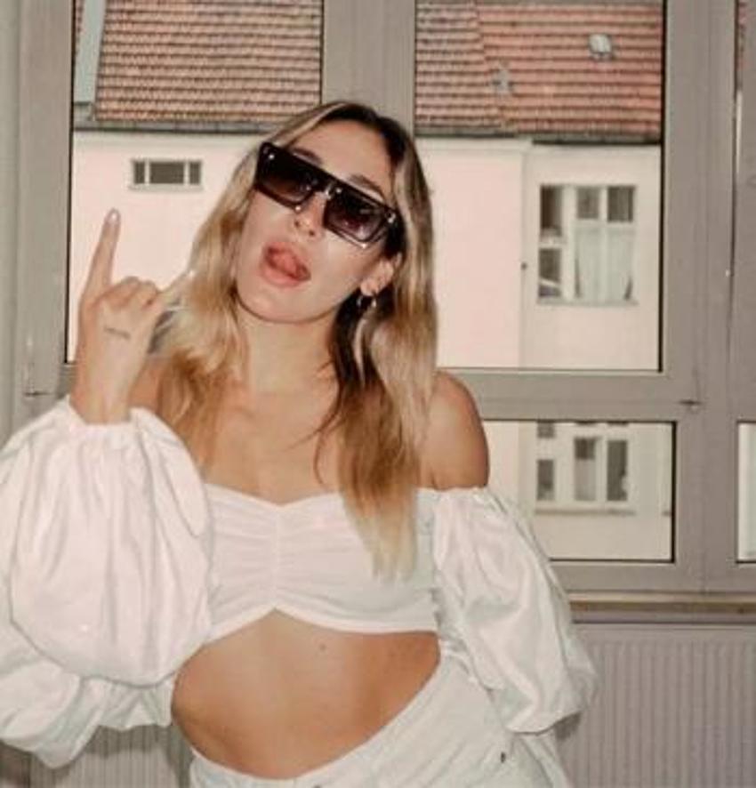 Eski Survivor yarışmacısı Berna Canbeldek'i bir de Instagram'da görün!
