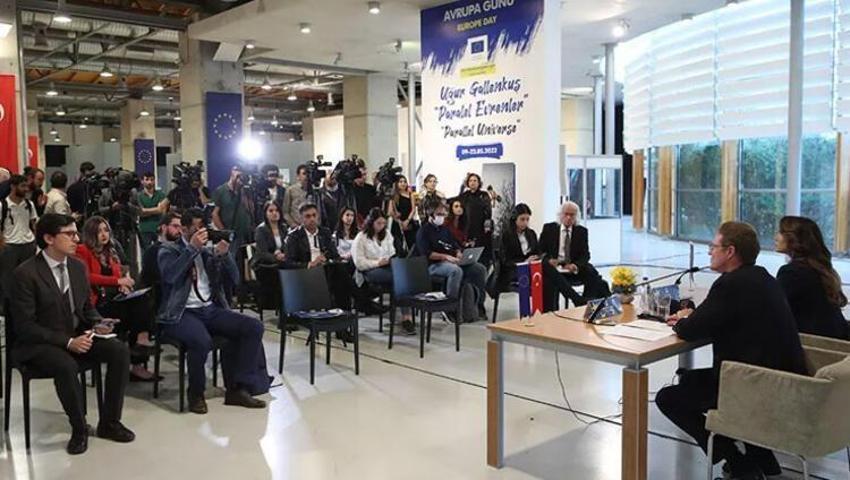 Üç büyük sanatçı ilk kez aynı sahnede Avrupa Günü etkinlikleri “Umudumuz Hep Genç” sloganıyla başladı