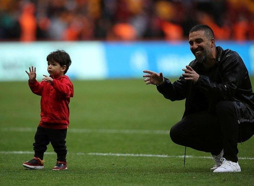 Burak Elmas kendi gidiyor, giderken 8 futbolcuyu da takımdan gönderiyor! 144 milyon TL'lik rahatlama