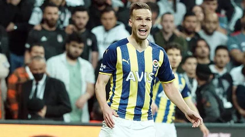 Belözoğlu ile Ali Koç arasında savaş çıktı! 400 bin euro'ya alınan sol bek için ortalık karıştı