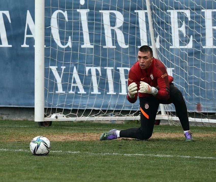 Güle güle Muslera! Yerine 12 milyon euro'luk kaleci bulundu