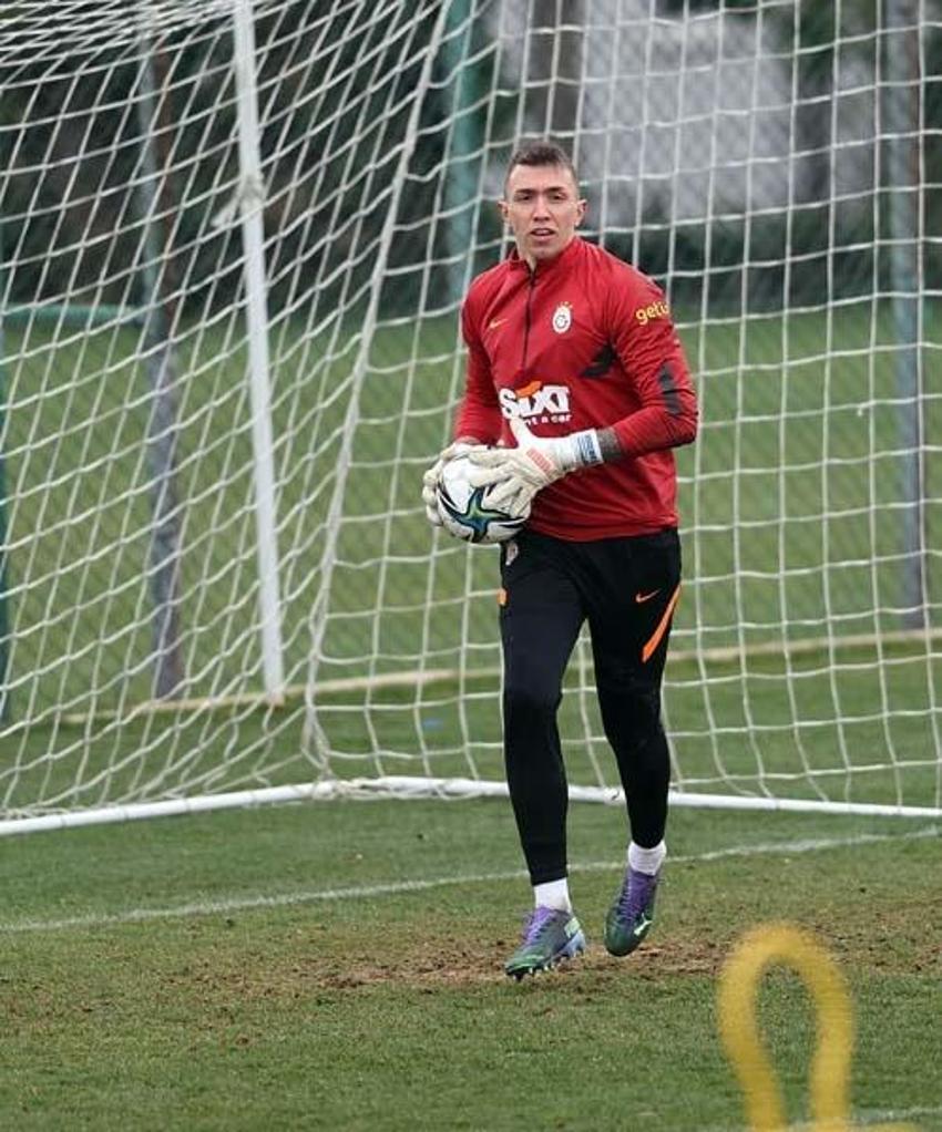 Güle güle Muslera! Yerine 12 milyon euro'luk kaleci bulundu