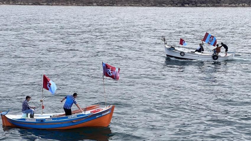 Trabzonspor şampiyonluğunu kutluyor! Duygusal anlar, geceye damga vurdu! Muhteşem görüntüler...